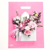 Розовый пакет с цветочным принтом и вырубной ручкой (40х31 см) - Сима-Ленд - купить с доставкой в Махачкале