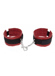 Красно-чёрные полиуретановые наручники Luxurious Handcuffs - Blush Novelties - купить с доставкой в Махачкале